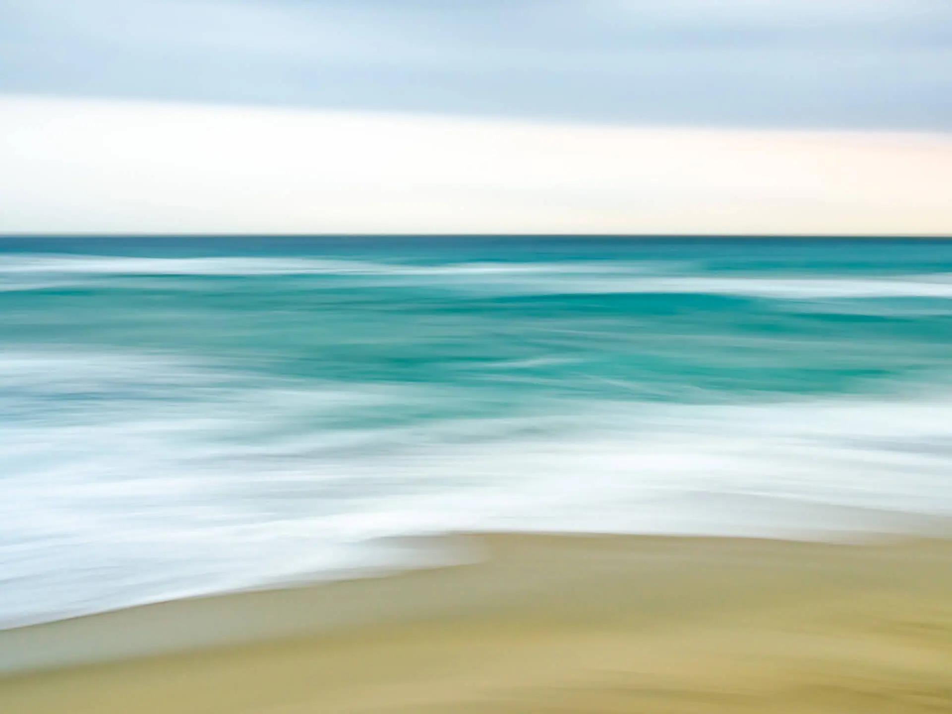Blurred seascape - daytime #2